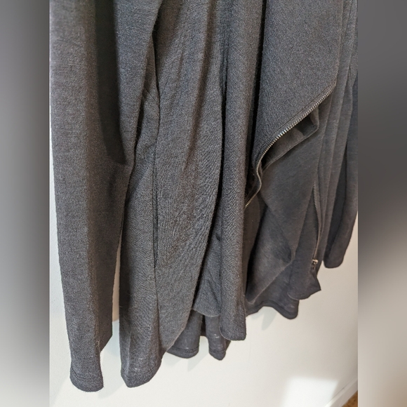 Le Château Asymmetrical Dark Grey/Black Cardigan - Picture 4 of 8